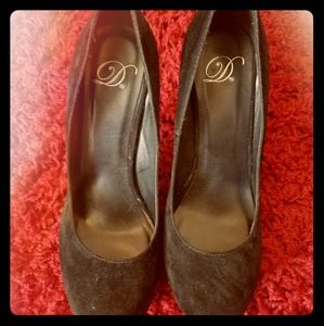 Delicious Women's Jones Pumps